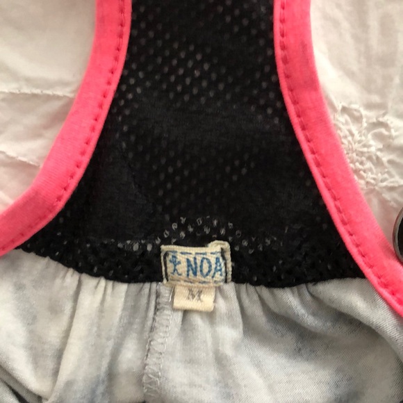 Designer tank top - Picture 3 of 3